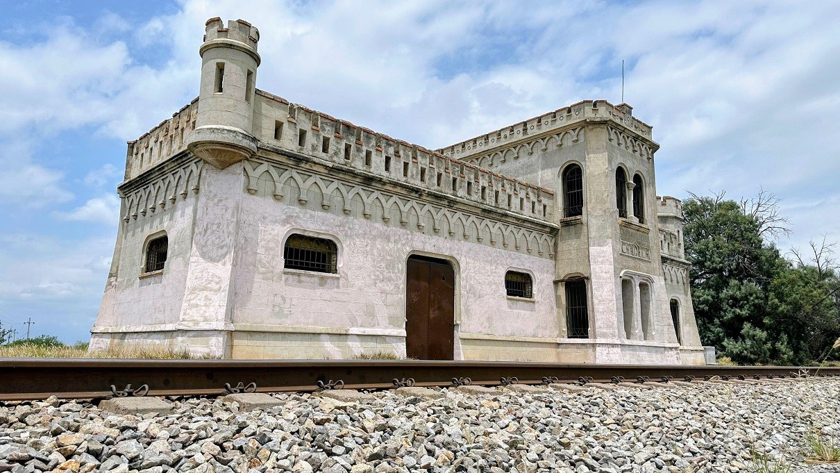 ESTACION CANDELA UNA CONSTRUCCION REVOLUCIONARIA